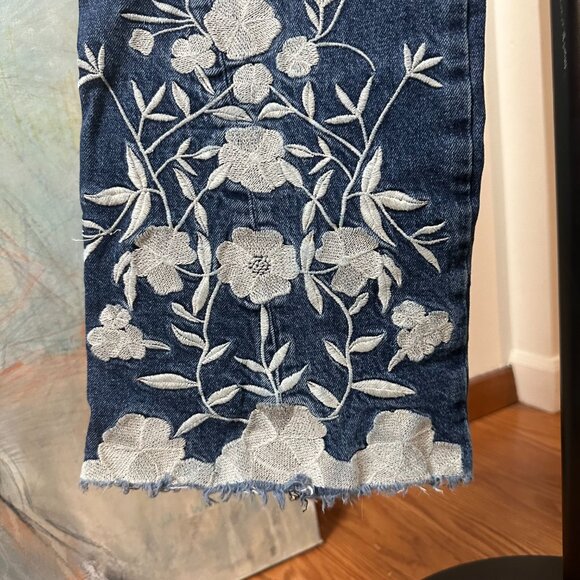 Pilcro and the Letterpress Embroidered Crop Flare Jeans Size 27 - Picture 8 of 13